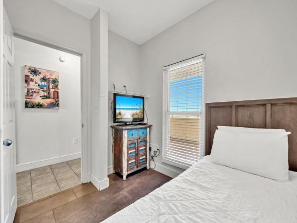 Gulf Front Panama City Spacious Vacation Penthouse Sleeps 8