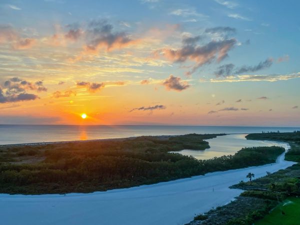 Marco Island Beachfront Two Bedroom Vacation Rental Sleeps 4
