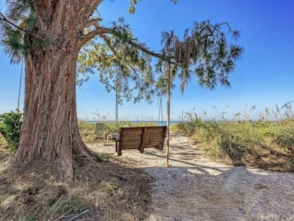 Beachfront One Bedroom Beach Rental Condo in Casey Key