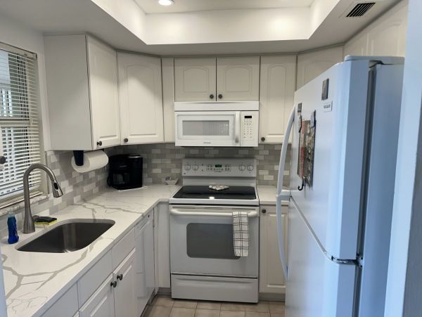 Beachfront One Bedroom Beach Rental Condo in Casey Key