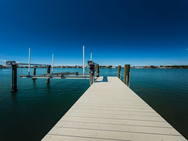 Bay Front Home With Private Pool For 9