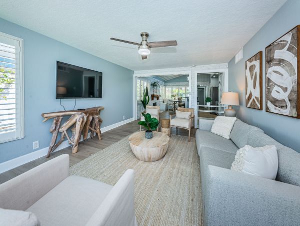 Bay Front Home With Private Pool For 9