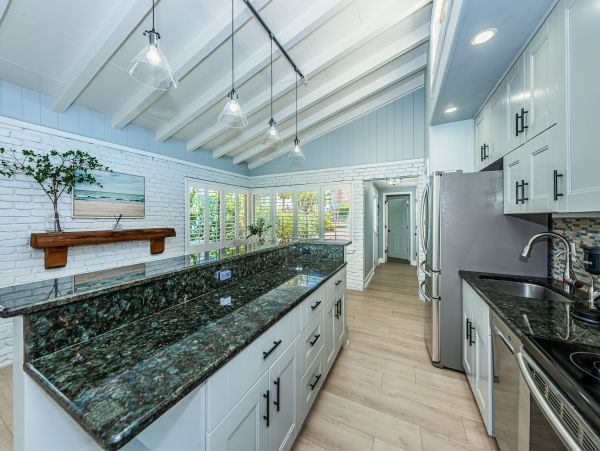 Bay Front Home With Private Pool For 9