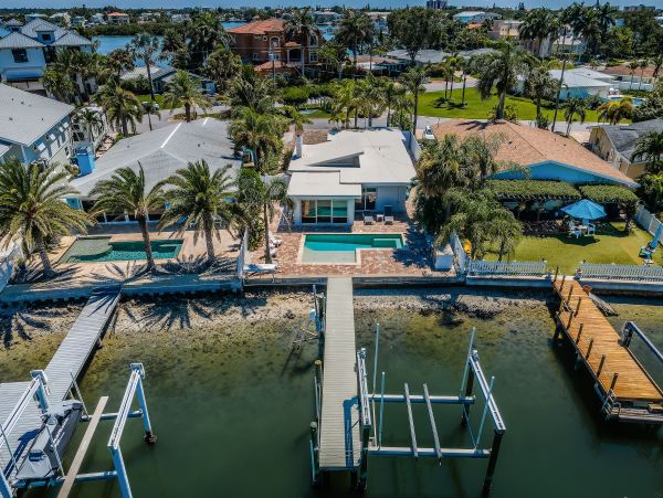 Bay Front Home With Private Pool For 9