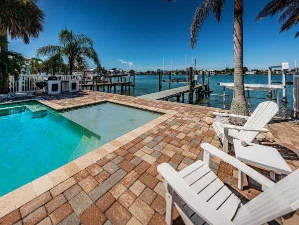 Bay Front Home With Private Pool For 9