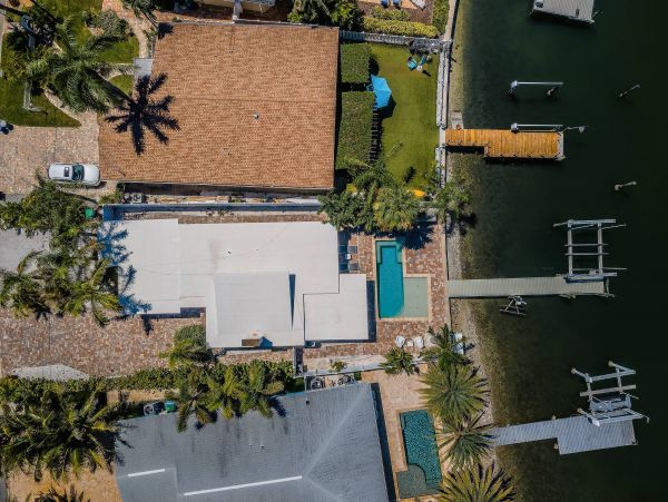 Bay Front Home With Private Pool For 9
