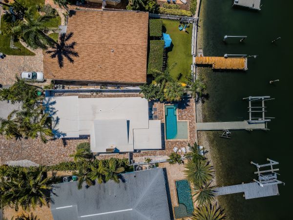 Bay Front Home With Private Pool For 9