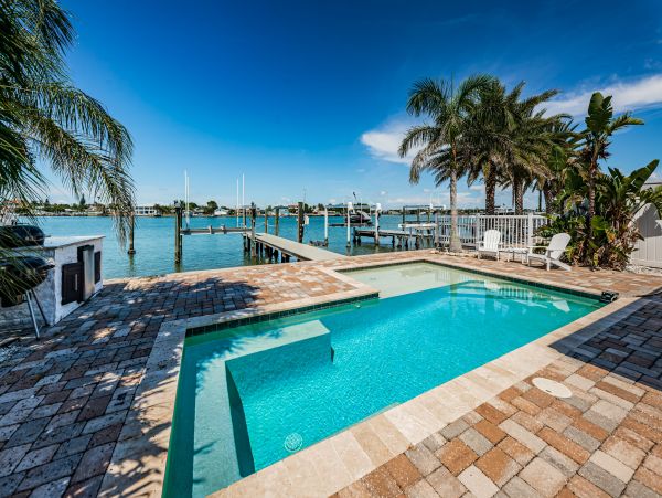 Bay Front Home With Private Pool For 9