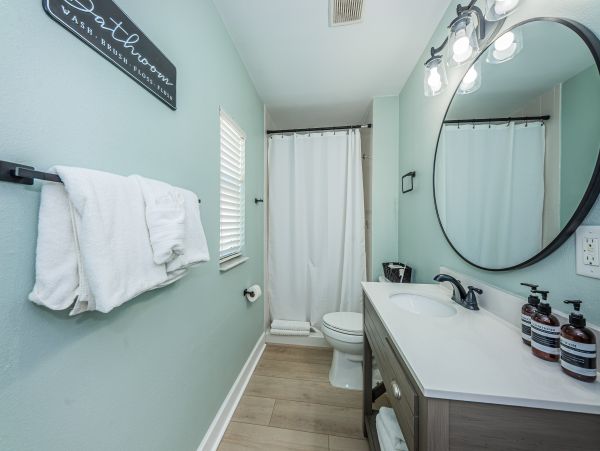 Bay Front Home With Private Pool For 9