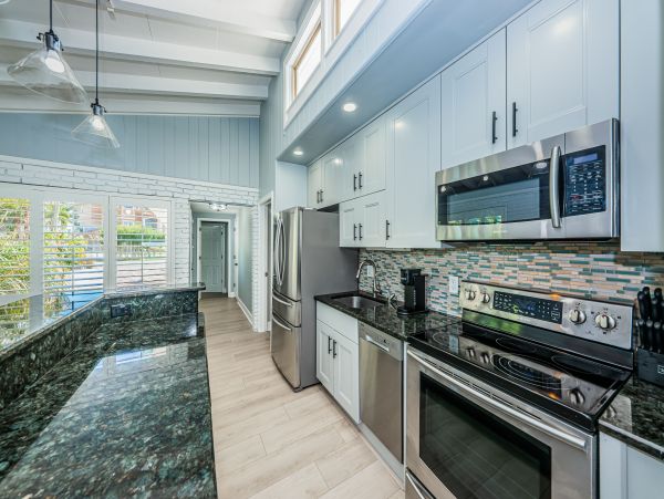 Bay Front Home With Private Pool For 9
