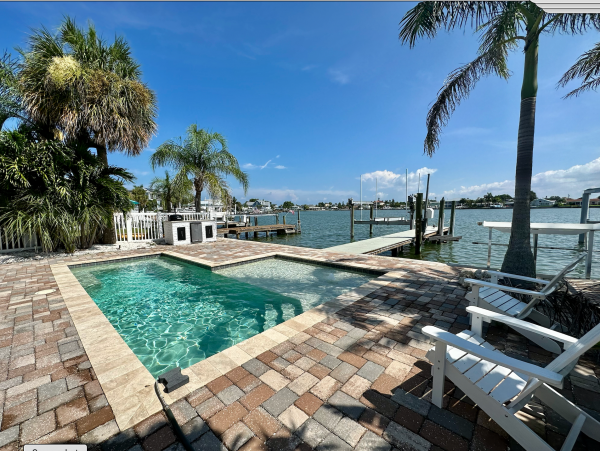 Bay Front Home With Private Pool For 9