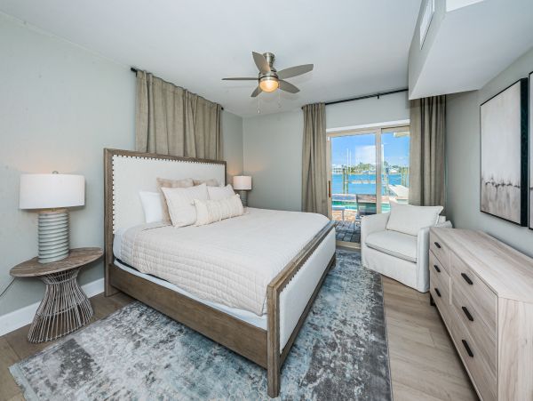 Bay Front Home With Private Pool For 9