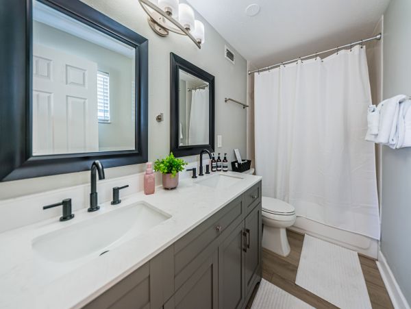Bay Front Home With Private Pool For 9