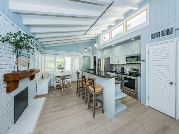 Bay Front Home With Private Pool For 9