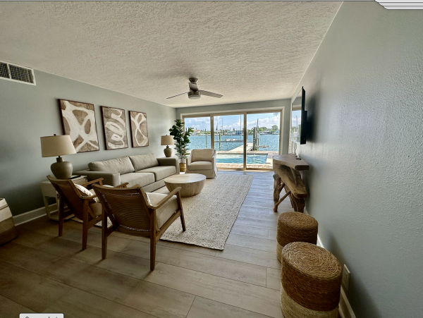 Bay Front Home With Private Pool For 9