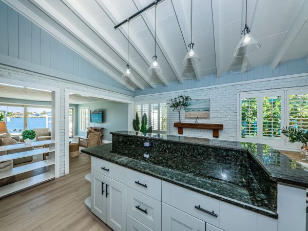 Bay Front Home With Private Pool For 9