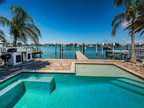 Bay Front Home With Private Pool For 9