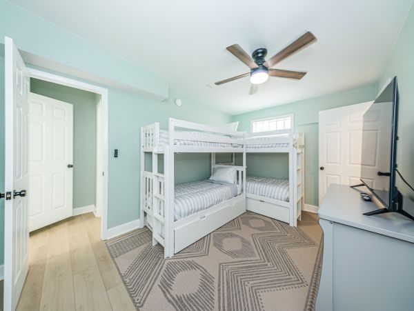 Bay Front Home With Private Pool For 9