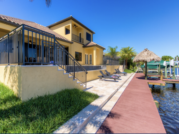 Stunning Cape Coral Luxury Residence Four Bedrooms