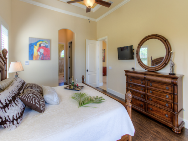 Stunning Cape Coral Luxury Residence Four Bedrooms