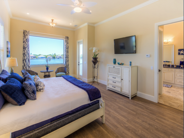 Stunning Cape Coral Luxury Residence Four Bedrooms