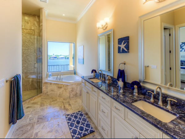 Stunning Cape Coral Luxury Residence Four Bedrooms