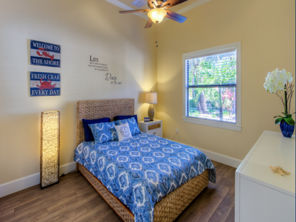 Stunning Cape Coral Luxury Residence Four Bedrooms