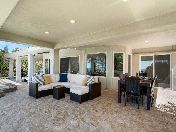 Nothing Short of Fabulous Exceptional Big Island Ocean Home