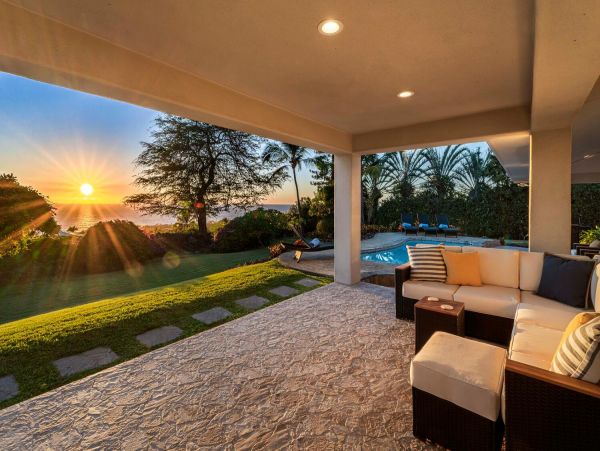 Nothing Short of Fabulous Exceptional Big Island Ocean Home