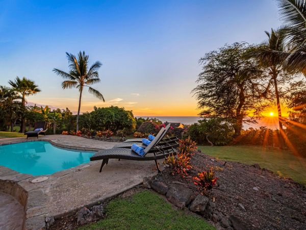 Nothing Short of Fabulous Exceptional Big Island Ocean Home