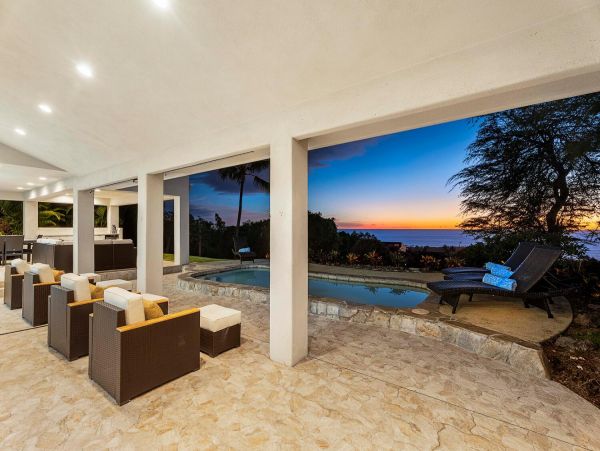 Nothing Short of Fabulous Exceptional Big Island Ocean Home