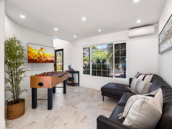 Nothing Short of Fabulous Exceptional Big Island Ocean Home