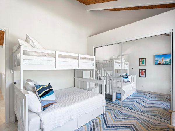 Nothing Short of Fabulous Exceptional Big Island Ocean Home