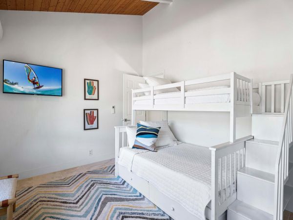 Nothing Short of Fabulous Exceptional Big Island Ocean Home
