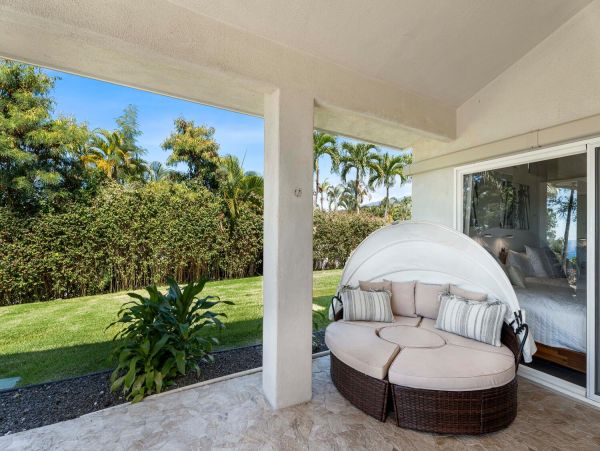 Nothing Short of Fabulous Exceptional Big Island Ocean Home