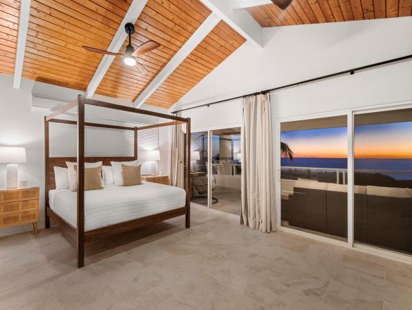 Nothing Short of Fabulous Exceptional Big Island Ocean Home