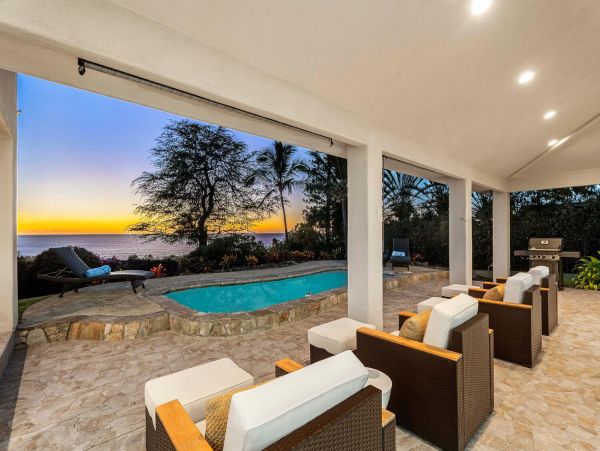 Nothing Short of Fabulous Exceptional Big Island Ocean Home
