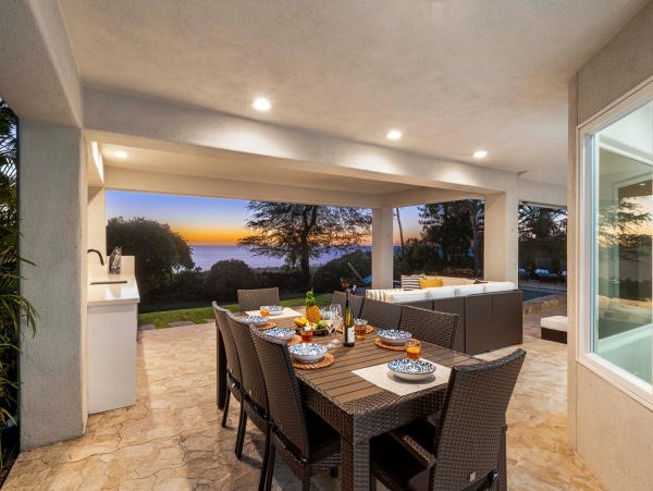 Nothing Short of Fabulous Exceptional Big Island Ocean Home