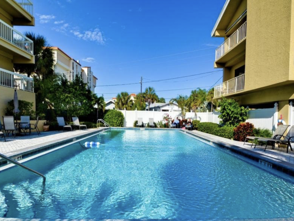 Charming Two Bedroom Condo in Clearwater Beach