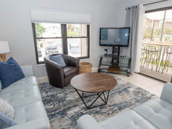 Charming Two Bedroom Condo in Clearwater Beach