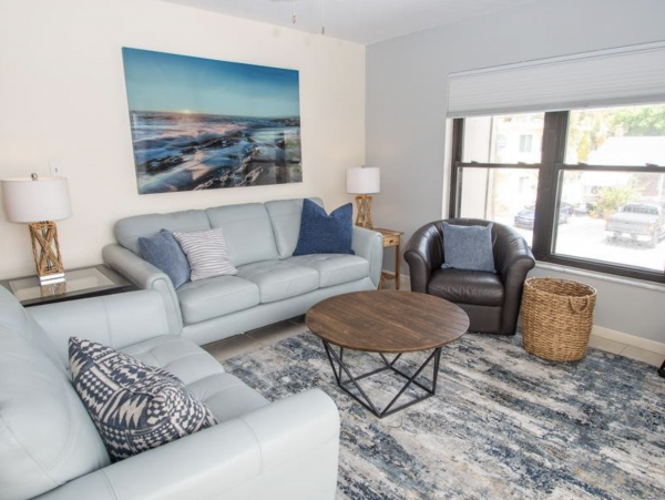 Charming Two Bedroom Condo in Clearwater Beach