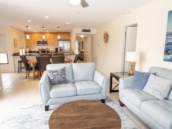 Charming Two Bedroom Condo in Clearwater Beach