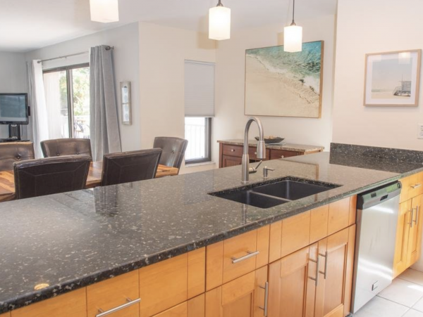 Charming Two Bedroom Condo in Clearwater Beach