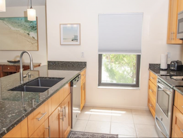 Charming Two Bedroom Condo in Clearwater Beach