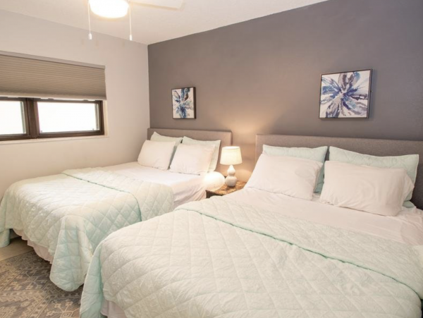 Charming Two Bedroom Condo in Clearwater Beach
