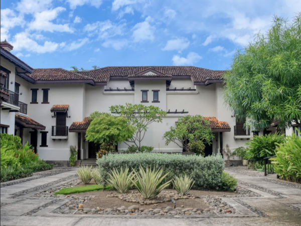 Spanish Hacienda with Three Bedroom in Hacienda Pinilla