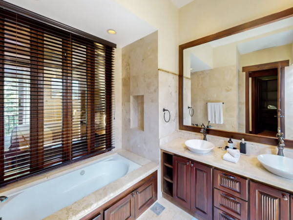 Spanish Hacienda with Three Bedroom in Hacienda Pinilla
