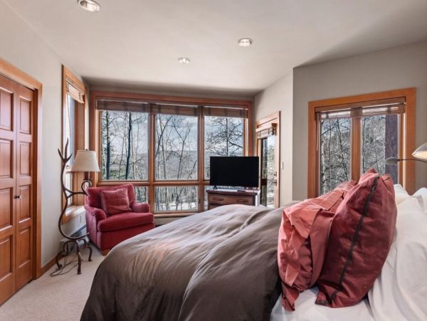 Snowmass Village Ski in Ski out Residence for 10 Guests