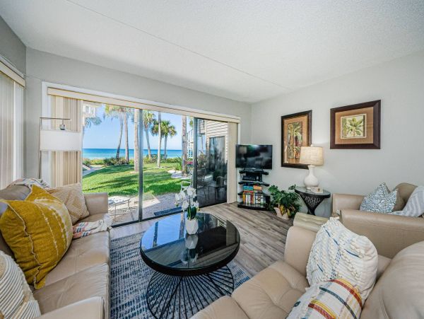 Belleair Beach Vacation Condo 3 Bedroom & Stunning Gulf views
