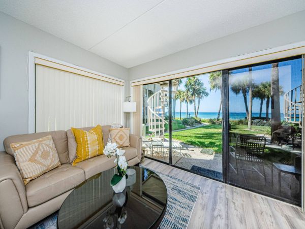 Belleair Beach Vacation Condo 3 Bedroom & Stunning Gulf views